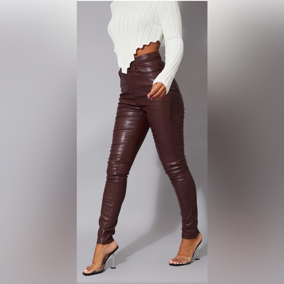 Pretty Little Thing brown faux leather pants - Picture 4 of 10